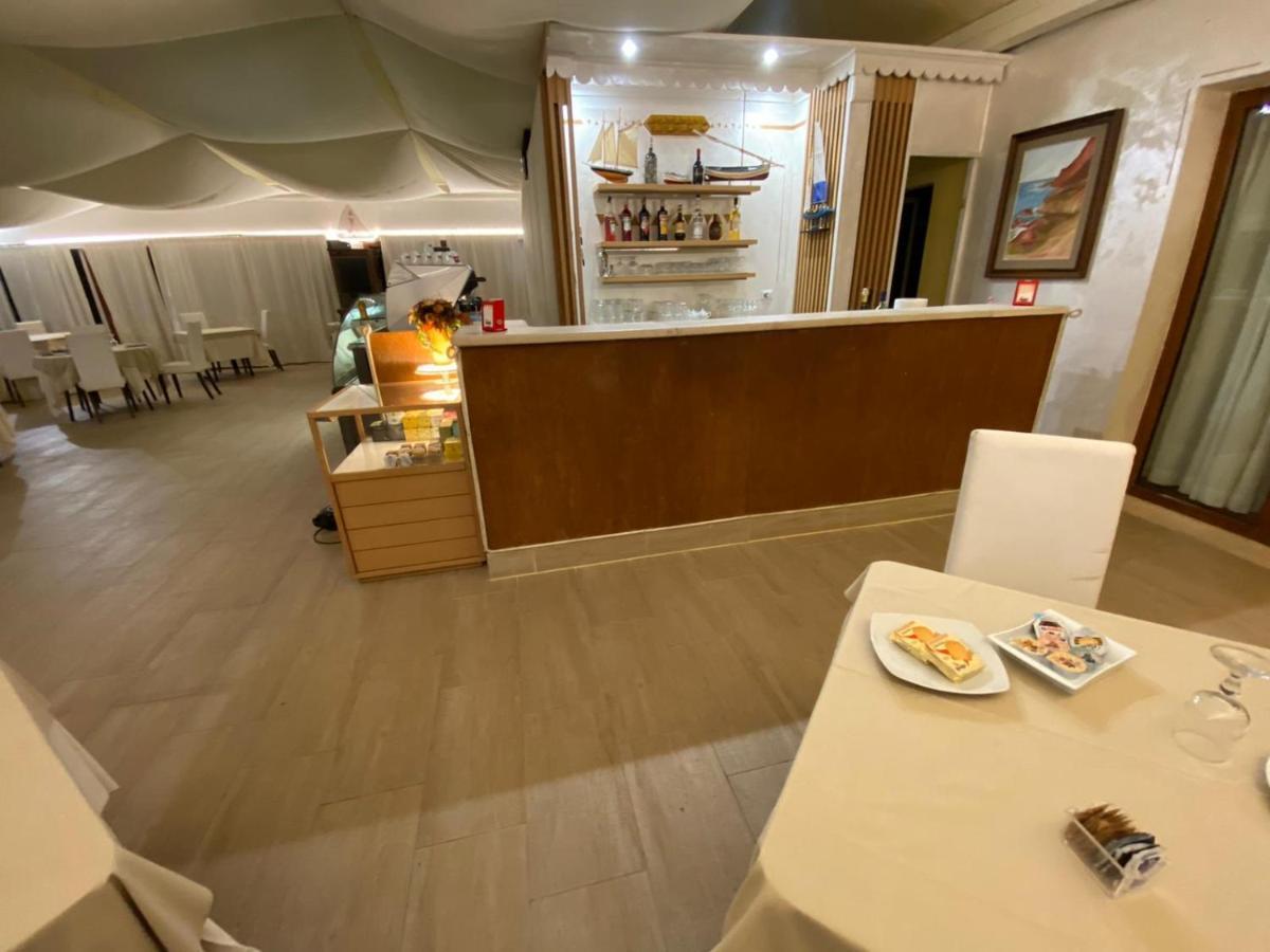 Hotel Baja Romantica 博萨 外观 照片