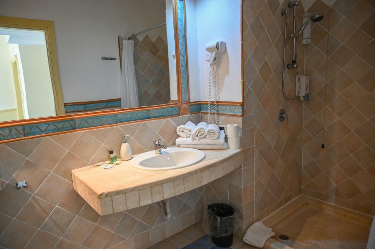 Hotel Baja Romantica 博萨 外观 照片