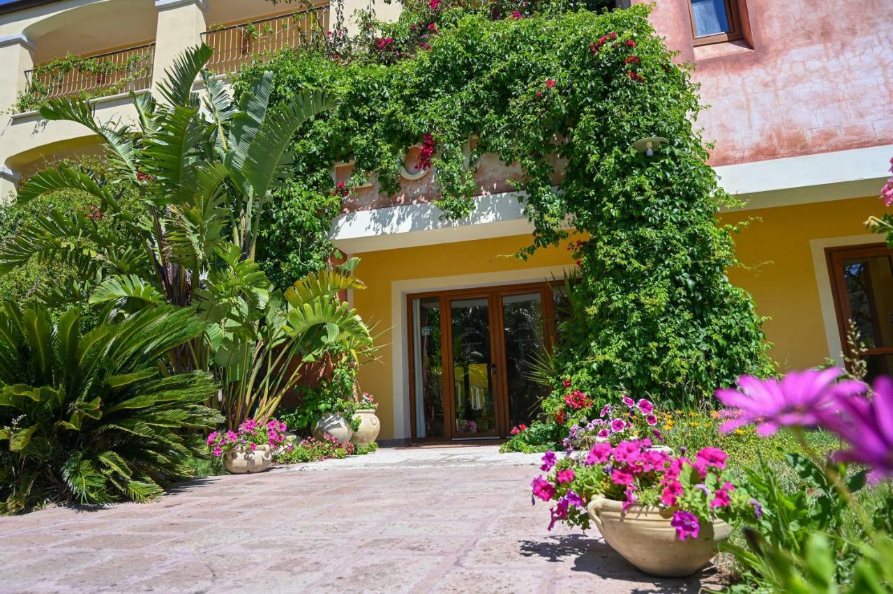 Hotel Baja Romantica 博萨 外观 照片